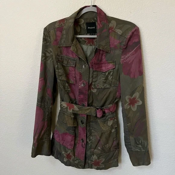 DESIGUALCamoasis Khaki Floral Parka Jacket SS21 Style 21SWEN13Size Medium